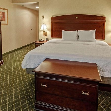 Hampton Inn Cambridge Exteriör bild
