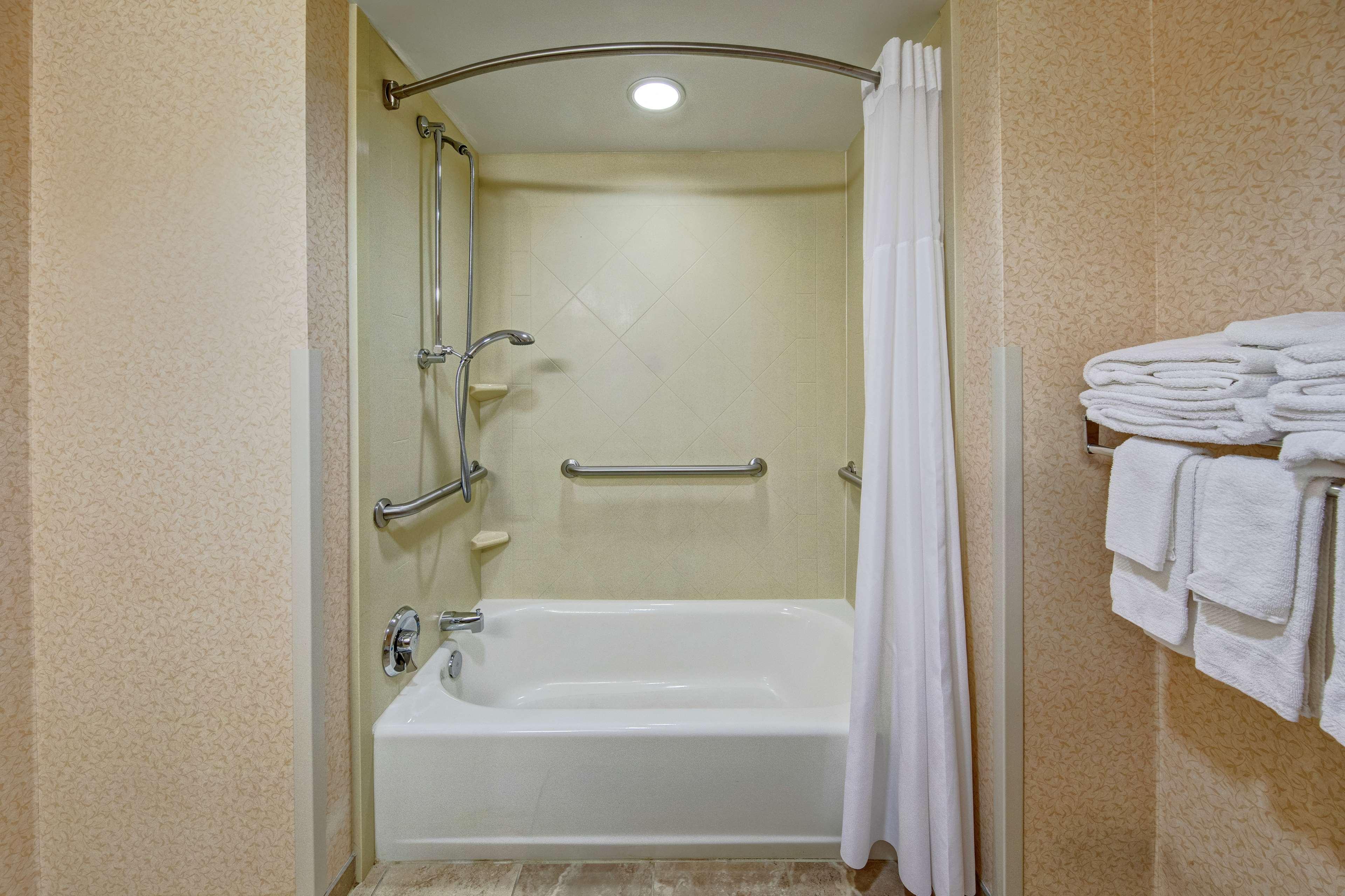 Hampton Inn Cambridge Exteriör bild