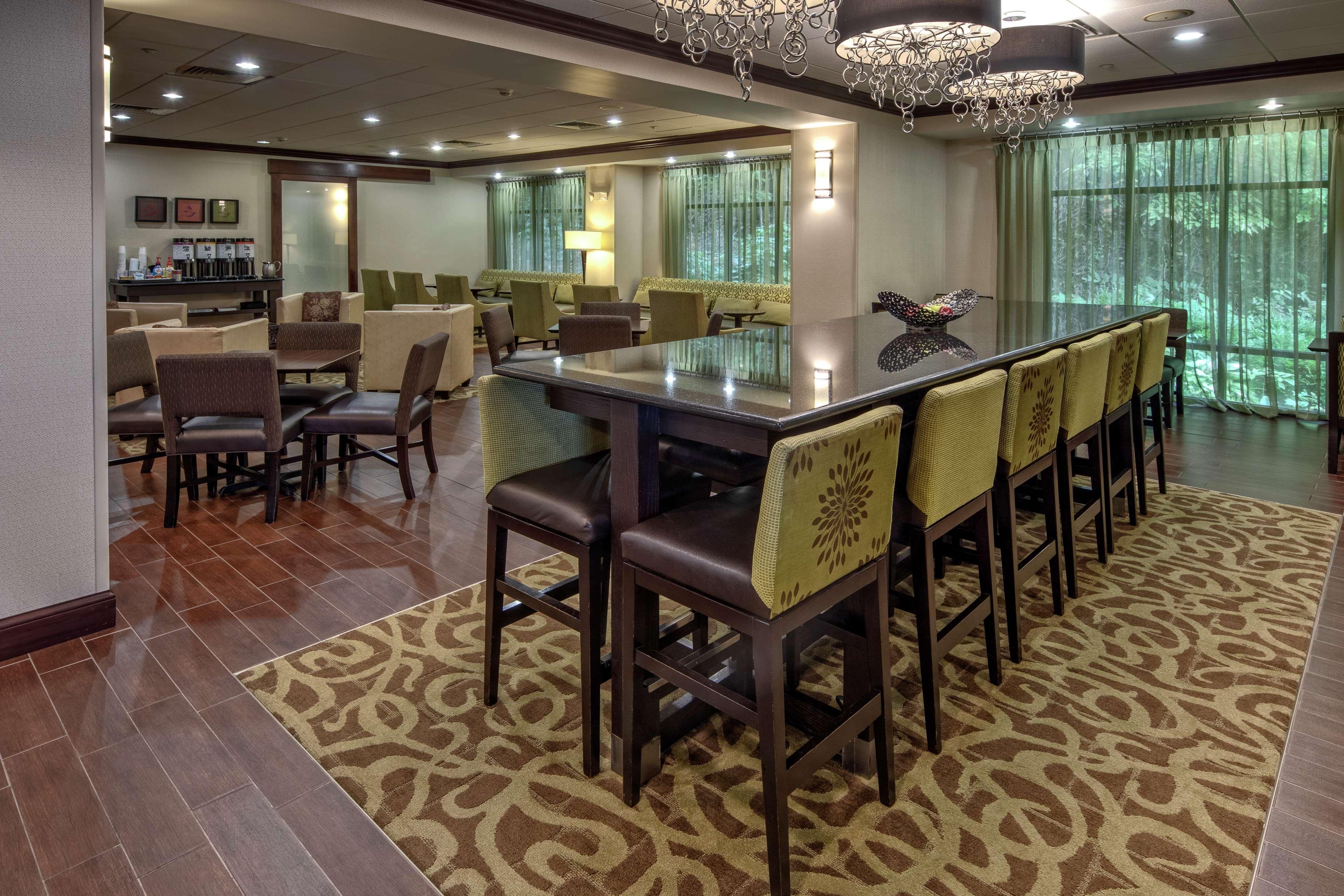 Hampton Inn Cambridge Exteriör bild