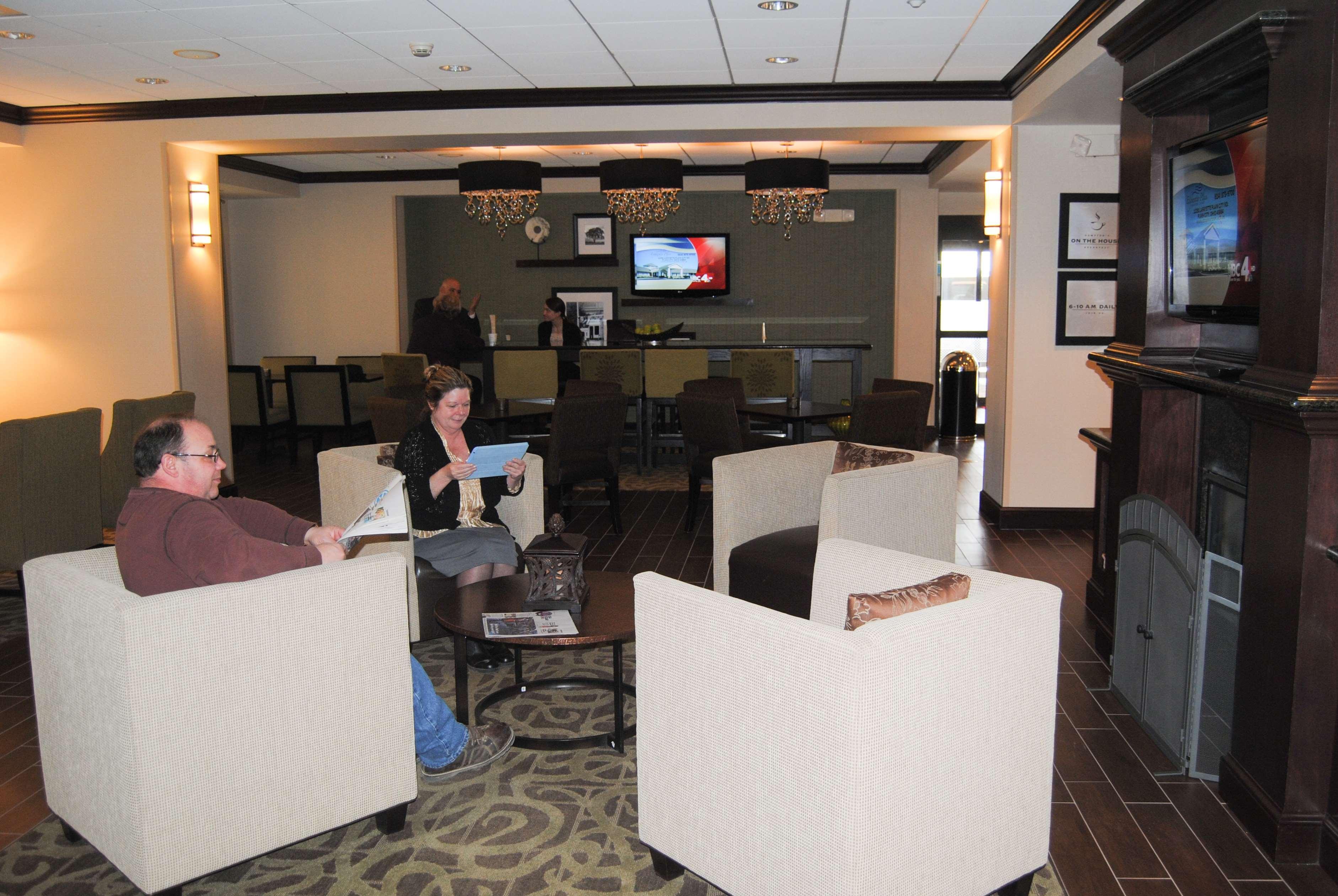 Hampton Inn Cambridge Exteriör bild
