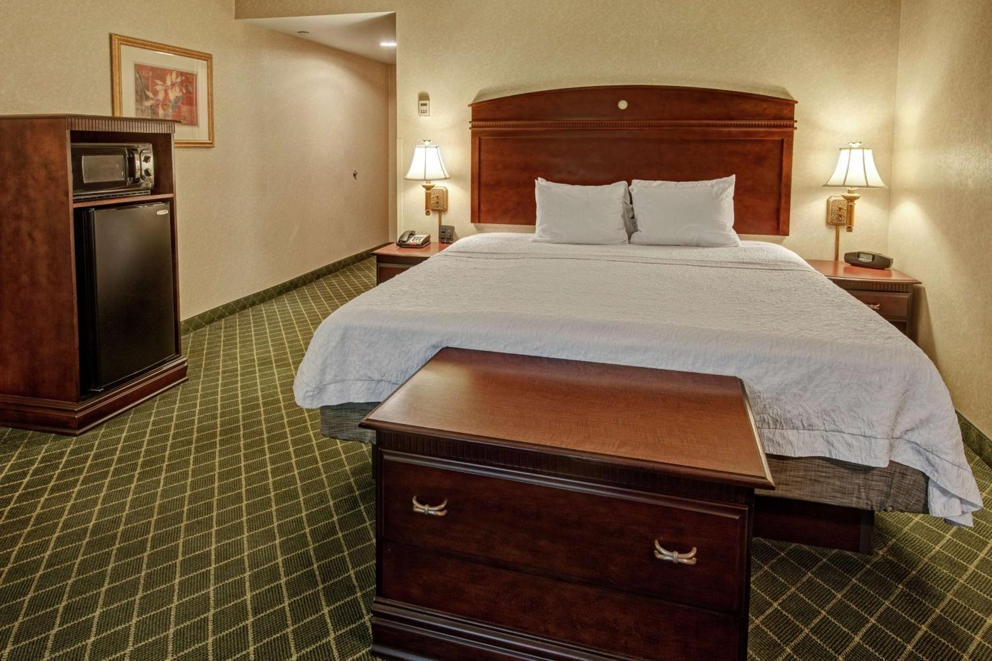 Hampton Inn Cambridge Exteriör bild