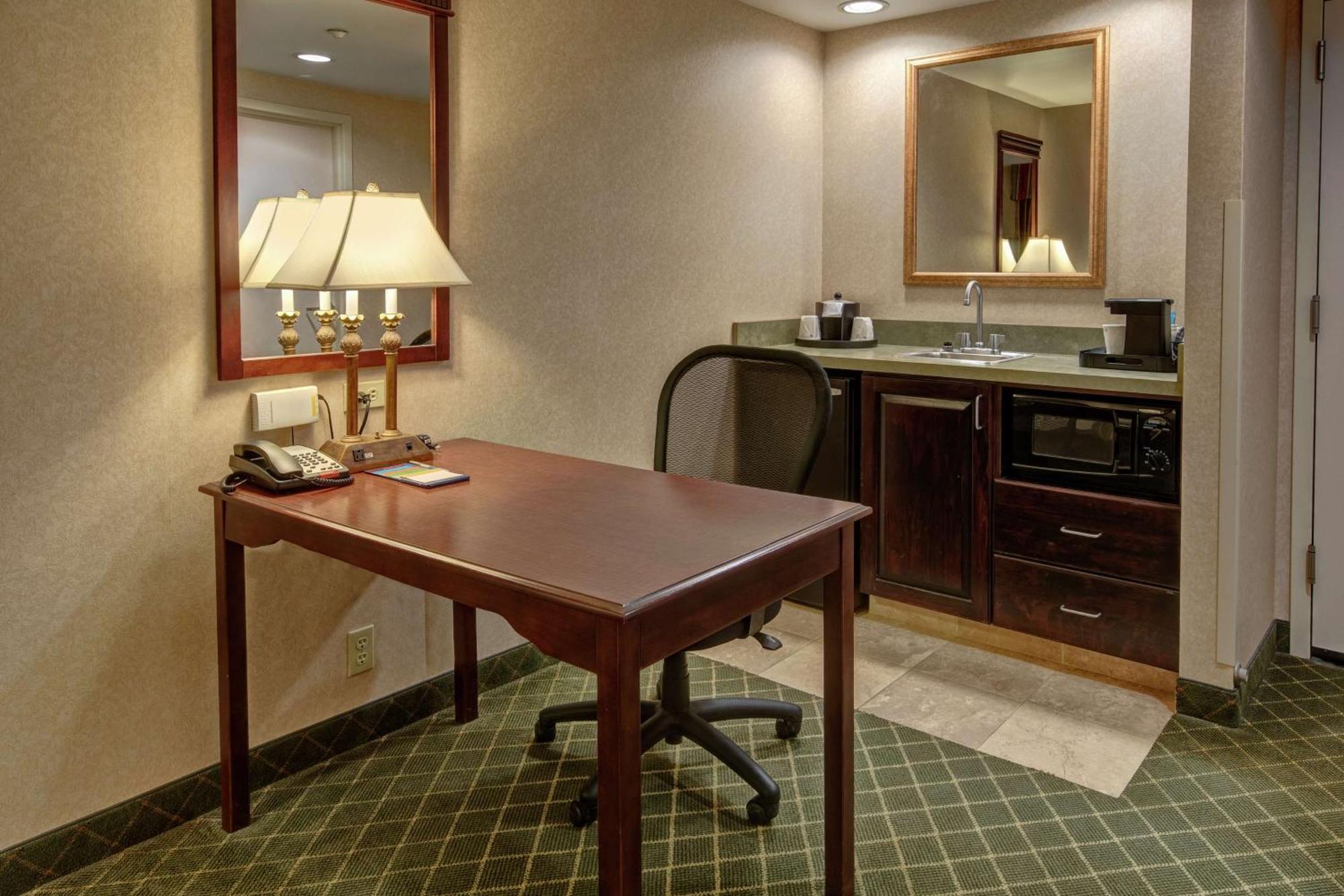 Hampton Inn Cambridge Exteriör bild