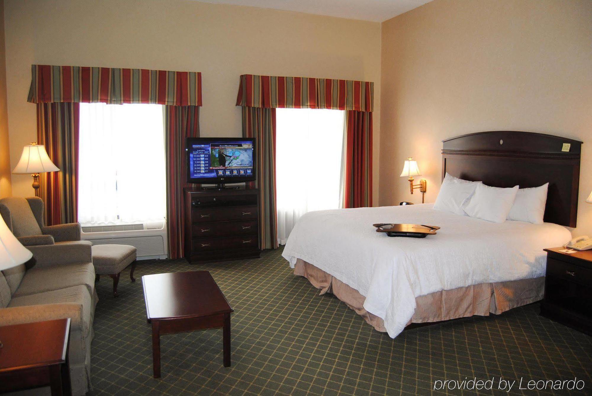 Hampton Inn Cambridge Exteriör bild
